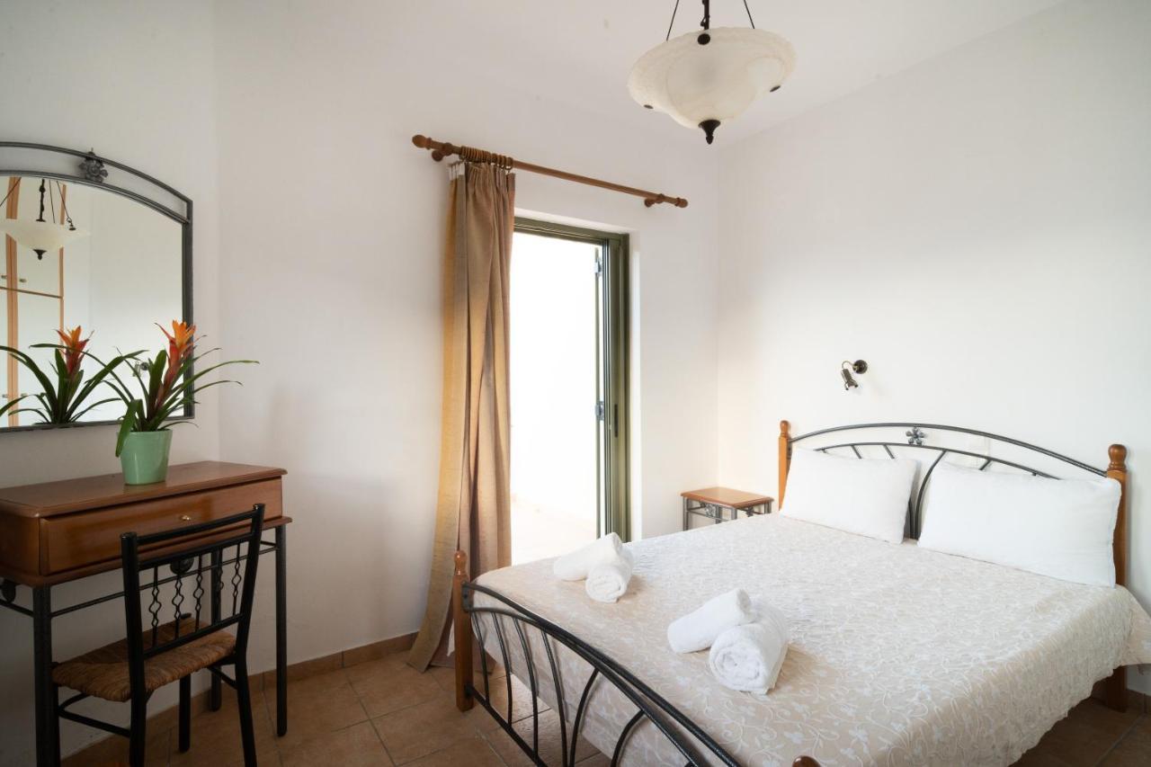 Villa Luisa Exclusive Residences Монемвазия Экстерьер фото